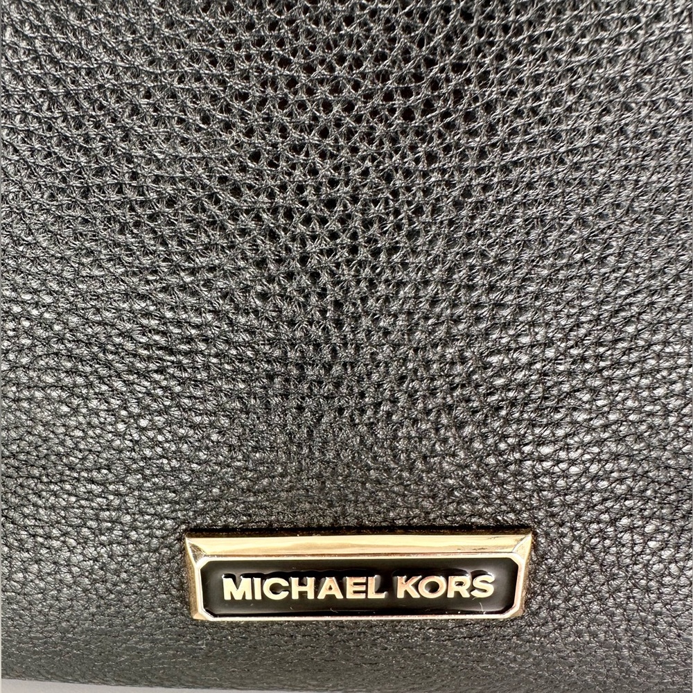 Michael Kors Lexington Medium Pebbled Shoulder Bag - Picture 5 of 11